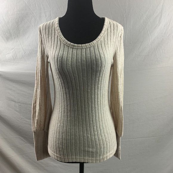 Ribbed Knit Lantern Sleeve Tee - Picture 5 of 7